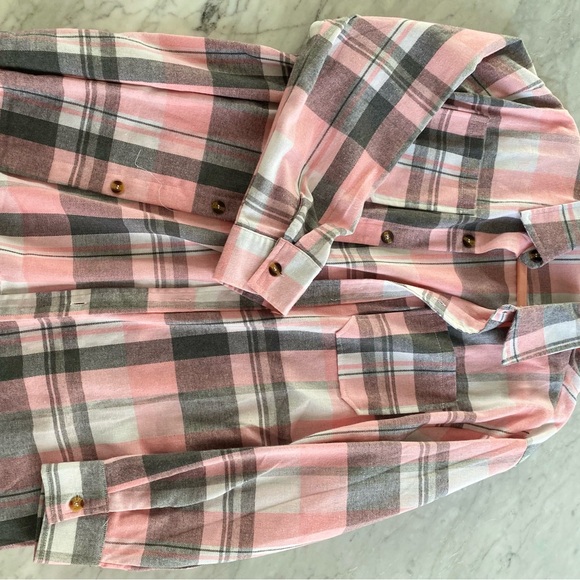 BNWOT Plaid Button Down - Picture 5 of 5